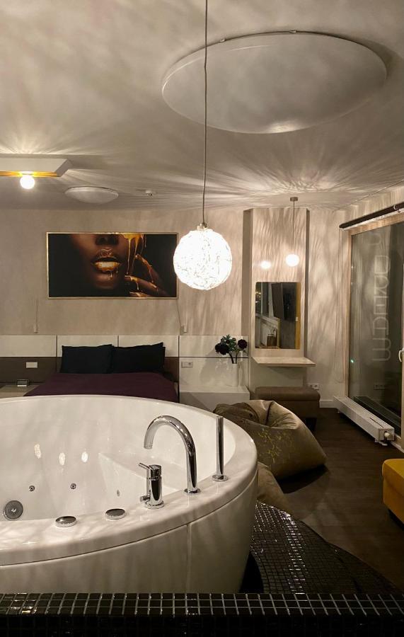 Sky Flat Jacuzzi 27 Floor Apartment Клайпеда Екстериор снимка