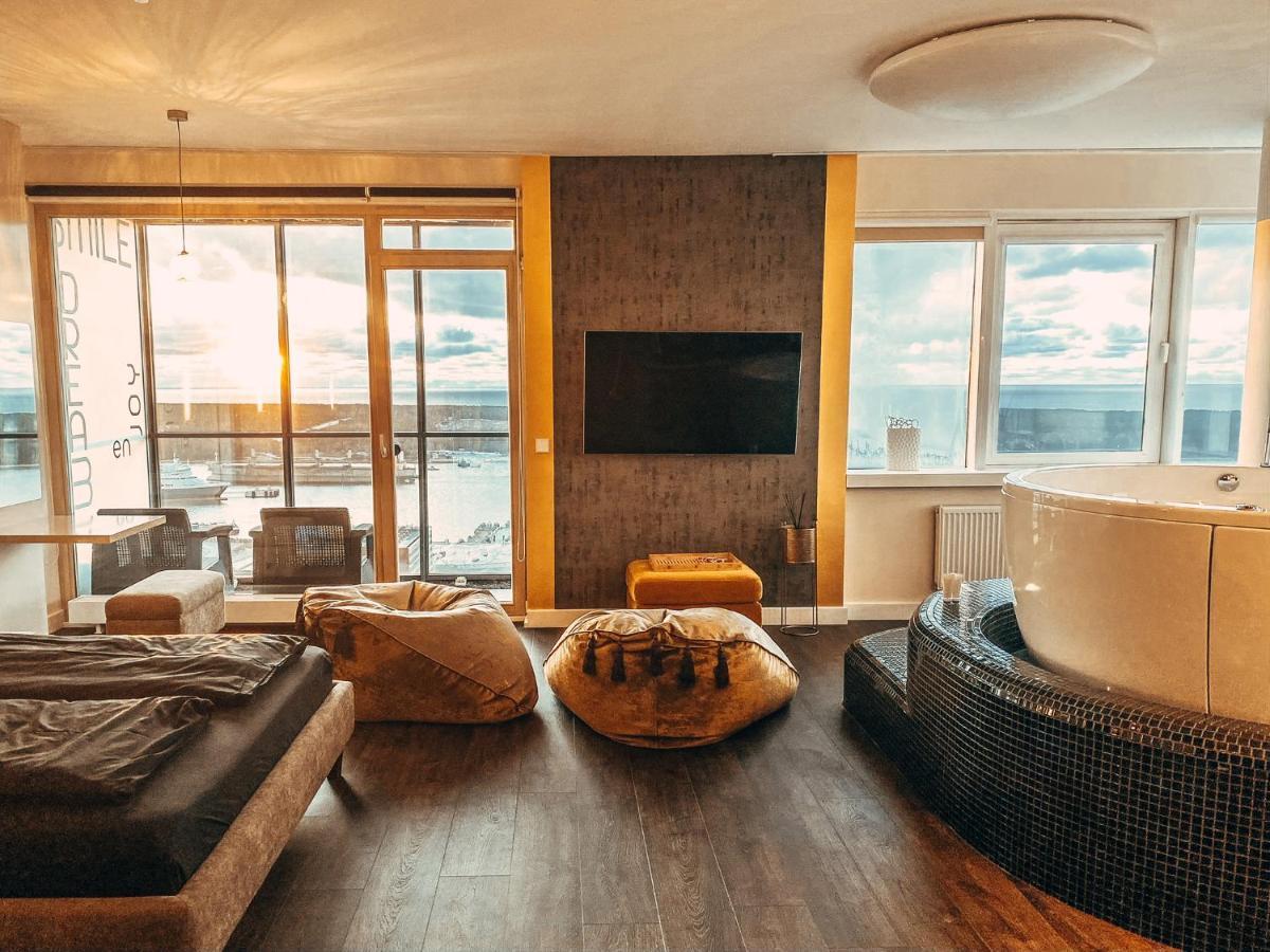 Sky Flat Jacuzzi 27 Floor Apartment Клайпеда Екстериор снимка