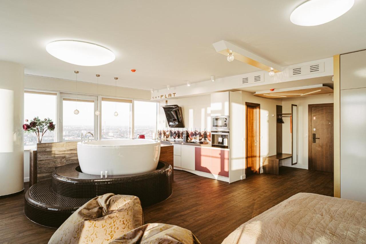 Sky Flat Jacuzzi 27 Floor Apartment Клайпеда Екстериор снимка