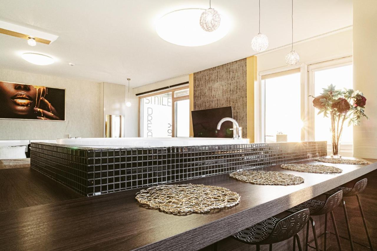 Sky Flat Jacuzzi 27 Floor Apartment Клайпеда Екстериор снимка